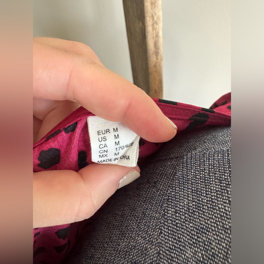 Dalmation print flowy top NWOT - Picture 8 of 9